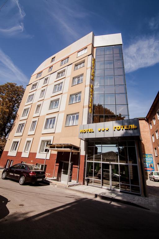 Hotel Optima Rivne Exterior foto