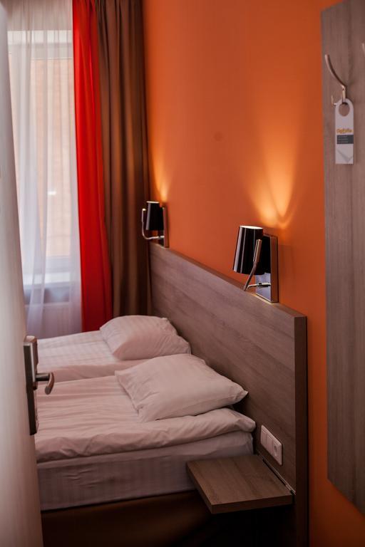 Hotel Optima Rivne Habitación foto