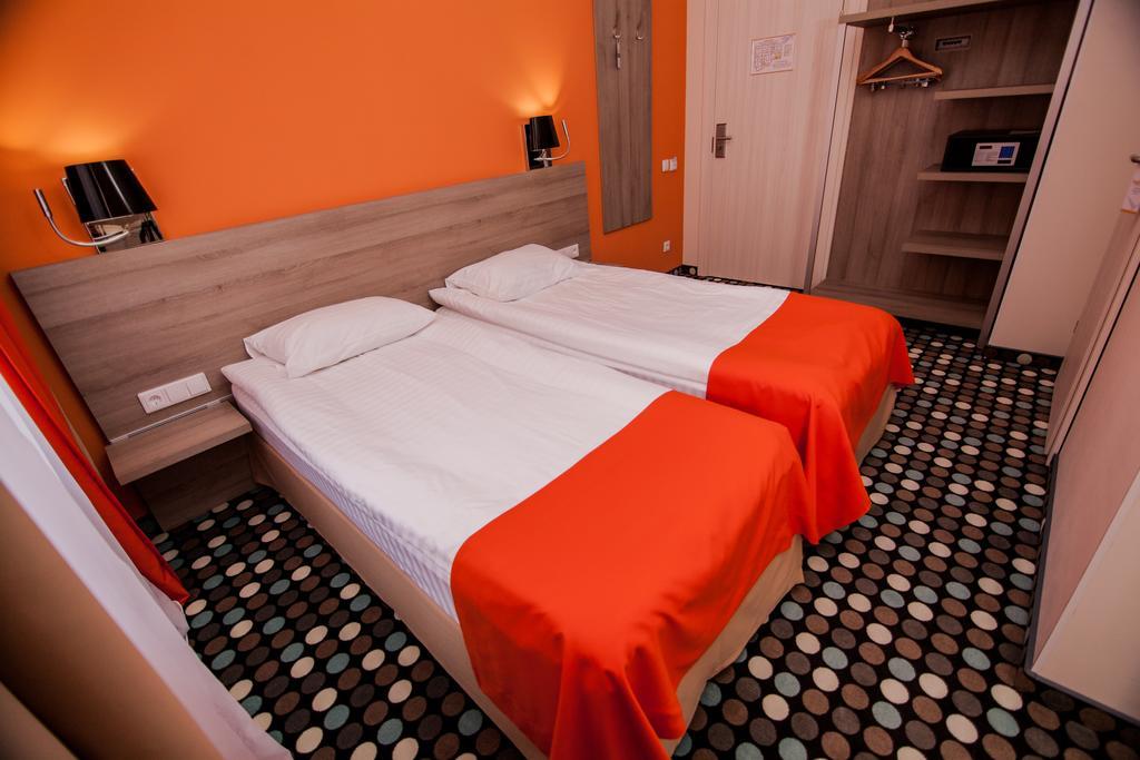 Hotel Optima Rivne Habitación foto