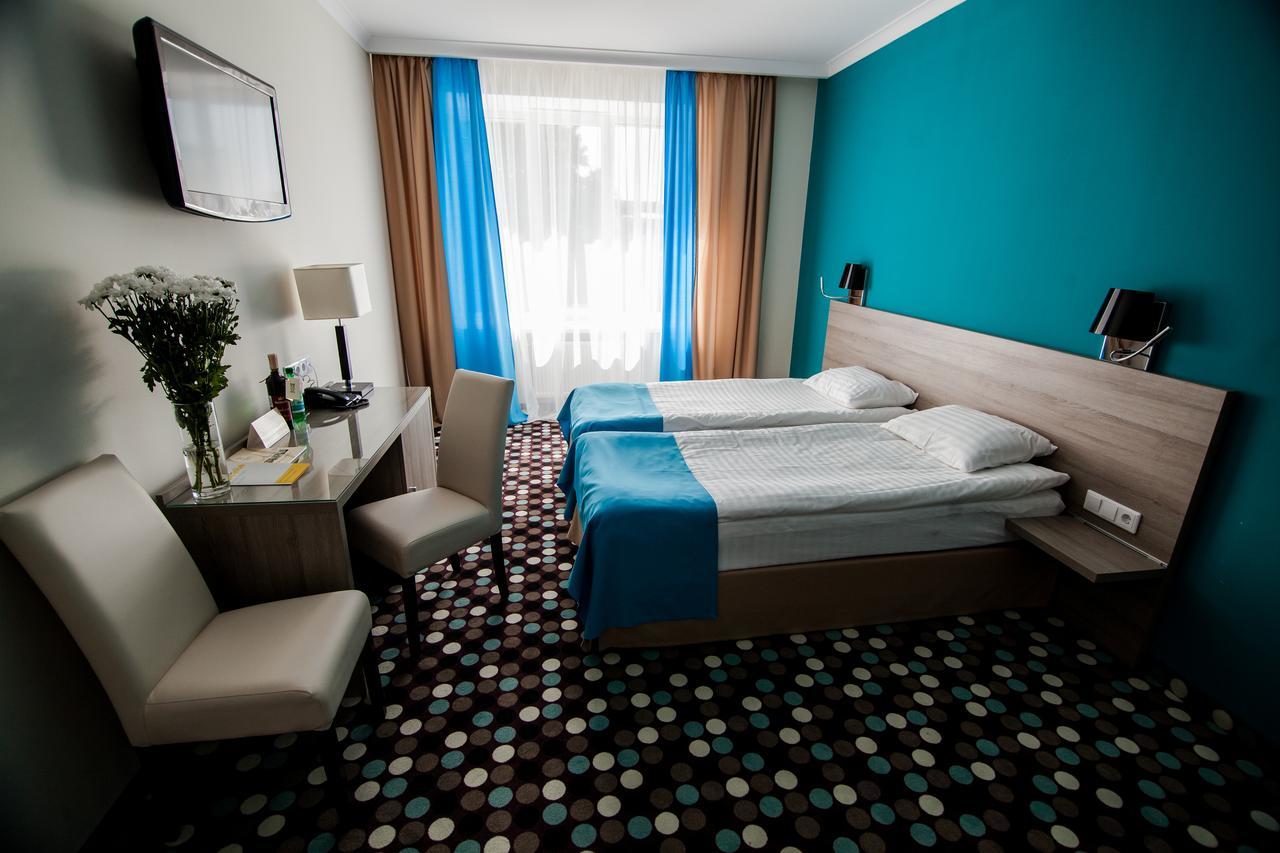 Hotel Optima Rivne Exterior foto